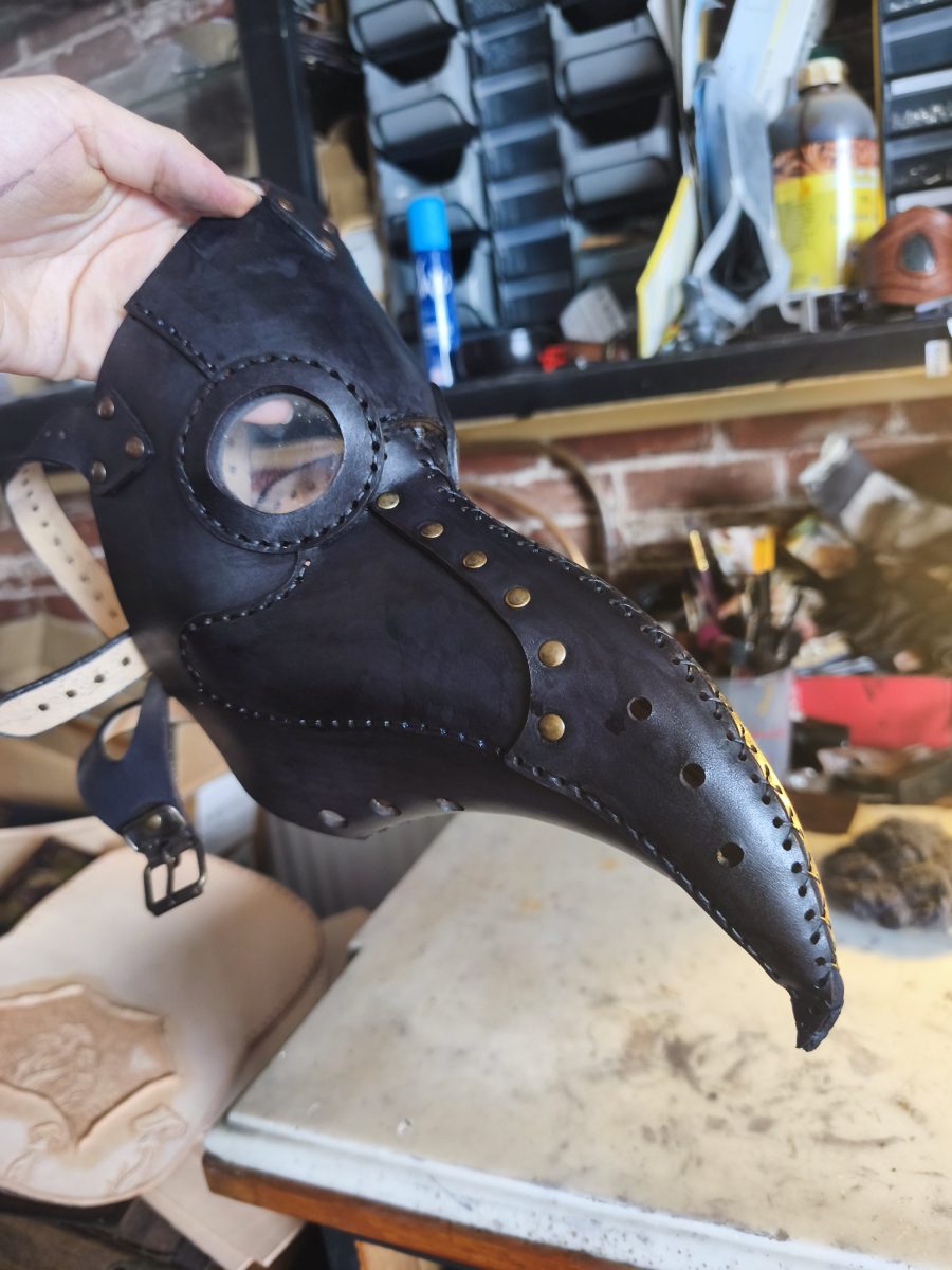 Masque de Médecin de la Peste en Cuir Noir